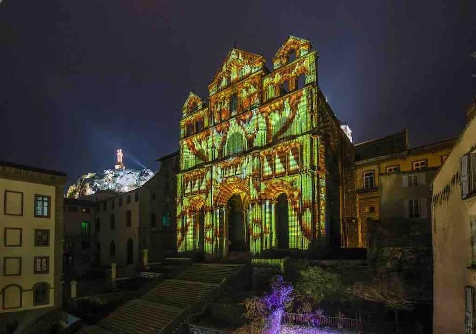 Maison Atypique - Centre Historique - Puy En Velay Le Puy-en-Velay Exteriör bild